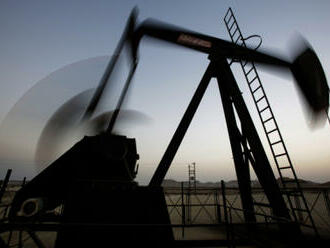 Ceny ropy se vyvíjejí smíšeně, Brent ztrácí zhruba půl procenta