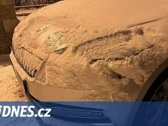 KVÍZ: Sníh zasypal Česko. Poznáte auto pod sněhovou peřinou?