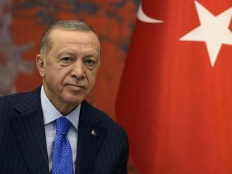 Turecko by podľa Erdogana mohlo schváliť vstup do NATO pre Fínsko bez Švédska