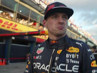 Fanoušci jsou v šoku, Maxe Verstappena natočili, jak si u dealera přebírá vlastní nové Ferrari