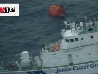 Pri pobreží Južnej Kórey sa potopila nákladná loď: Niekoľko ľudí je nezvestných