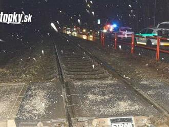 Hrôzostrašná nehoda na železničnom priecestí! Dve ženy skončili pod vlakom: Jedna neprežila