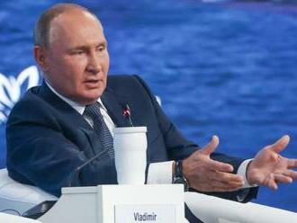 Putin chce obviňovať Ukrajinu a Západ z ohrozenia existencie Ruska