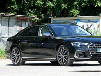Audi S8 ohromuje aktivním podvozkem i motorem