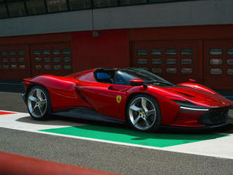 Rekordné predaje za rok 2022 zaznamenalo aj Ferrari! Je to paradox, keď mnohým chýba na chleba