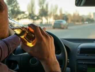 Auta lotyšských opilců skutečně budou pomáhat na Ukrajině. Mohou jich být až stovky