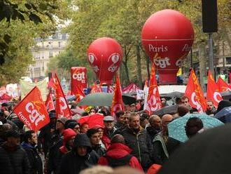 Francie byla opět na nohou, masy lidí demonstrovaly proti důchodové reformě