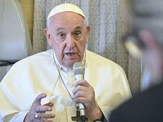 Pápež obvinil kruhy v katolíckej cirkvi zo zneužívania smrti Benedikta XVI.