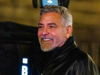 Clooney ako režisér nakrúti remake francúzskeho špionážneho seriálu