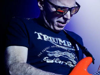 Mistr elektrické kytary Joe Satriani předvede své umění i v Praze