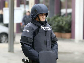 Rakouská policie zadržela ozbrojeného Čecha, který tvrdil, že se cvičí v přežití