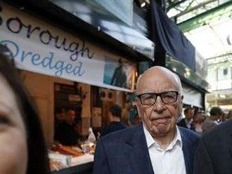 Mediální magnát Murdoch se v 92 letech po čtyřech rozvodech znovu zasnoubil
