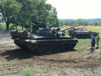 Rusko vytahuje ze skladů staré tanky T-54/T-55, tvrdí média