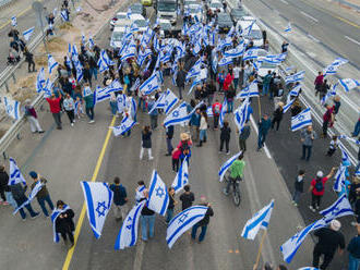 Netanjahu chce pokračovat v prosazování justiční reformy, kritice navzdory