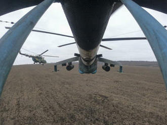 Ukrajinci hlásí odražení osmi desítek ruských útoků na východě země
