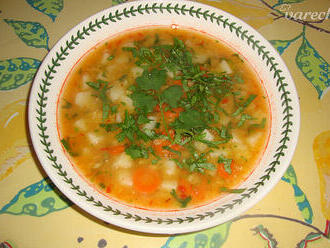 Recept: Pikantná polievka s oranžovou šošovicou  