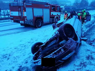 Jednotka ze stanice Teplice vyjela v ranních hodinách k dopravní nehodě osobního auta v Teplicích -…