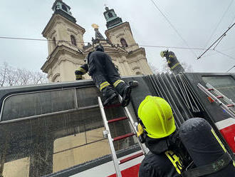 Požár tramvaje v Praze způsobil milionovou škodu