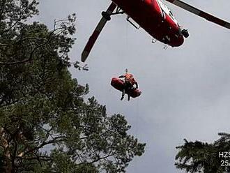 VIDEO: Horolezec se zřítil ze skály, jeho záchrana byla náročná