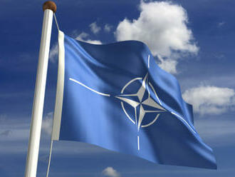 Švédski poslanci drvivou väčšinou schválili vstup krajiny do NATO
