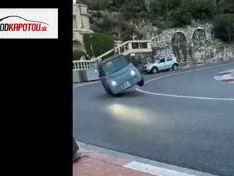 VIDEO: Citroen AMI je malý a pomalý. Vodič sa to v Monaku dozvedel tvrdšou cestou