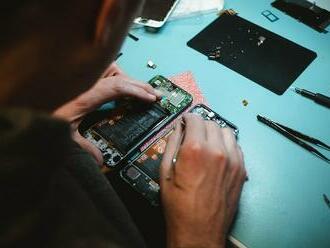 EU chce, aby výrobci elektroniky nabízeli pozáruční opravy až 10 let od zakoupení