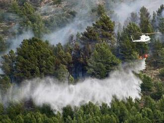 Stovky lidí na východě Španělska musely opustit své domovy kvůli lesnímu požáru