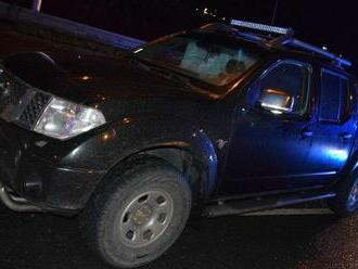 Opitý mladík bez vodičského preukazu unikal pred policajtmi na ukradnutom aute