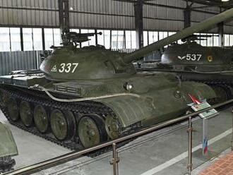 Číre zúfalstvo? Rusi na Ukrajinu poslali tanky T-54 vyrábané za Stalina