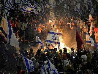 Netanjahuova vláda prežila dve hlasovania o nedôvere, izraelské odbory vyzvali na generálny štrajk