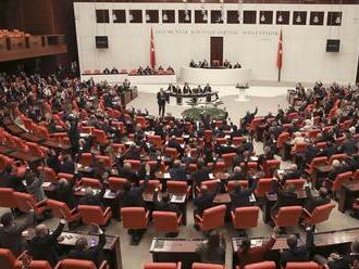 Turecký parlament schválil žiadosť Fínska o vstup do NATO