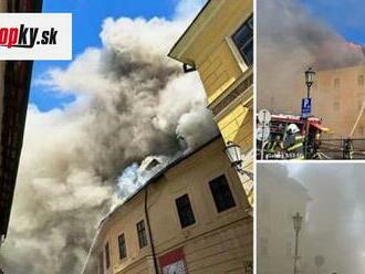 Katastrofálny požiar v Banskej Štiavnici: Poškodil sedem budov, v niektorých zhoreli celé poschodia