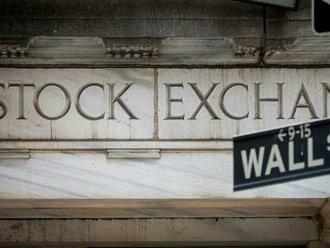 Akcie v USA uzavreli zmiešane, investori čakajú na údaje o trhu práce a inflácii