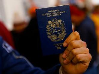 Česko nebude udeľovať víza Rusom a Bielorusom s ďalším občianstvom, rozhodla vláda