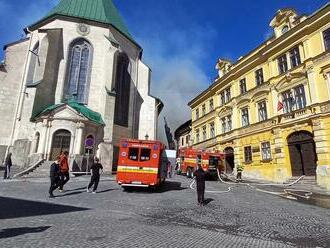 Ničivý požiar v Banskej Štiavnici: Historické centrum je až do odvolania uzatvorené!