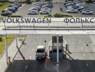 Rusi po súdnej žalobe zabavili majetok Volkswagenu v Rusku. A navyše žiadajú mastnú pokutu