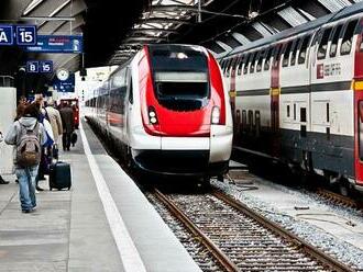 Ve Švýcarsku vykolejily téměř současně dva vlaky. Několik lidí je zraněných