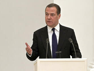 Medveděv pohrozil úderem, pokud Ukrajina dostane jaderné zbraně