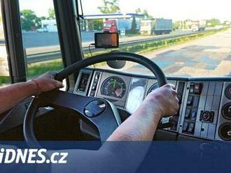 V Česku je nedostatek profesionálních řidičů, chybí jich až 25 000
