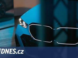 Nové BMW 5 mělo premiéru v Praze. Řídí se očima, nabídne videohry a fotbal