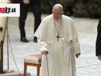 Pápeža Františka opäť trápi zdravie: Pre horúčku zrušil piatkový program