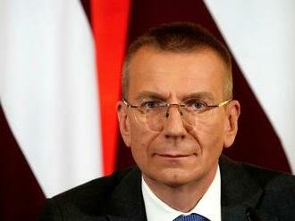 Lotyšský parlament zvolil za prezidenta krajiny ministra zahraničia Rinkévičsa