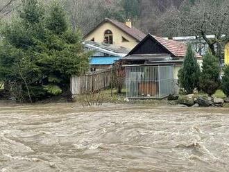Rozbúrená rieka potrápila Ružomberok: Veľké problémy! Vyvíja sa situácia k lepšiemu?