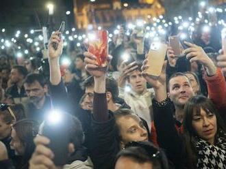 Tisícky Maďarov vyšli do ulíc, kvôli uniknutej nahrávke. Protestovali proti rozsiahlej korupcii vo vláde
