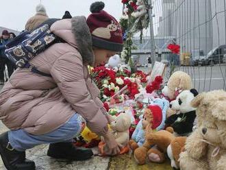 Počet obetí teroristického útoku v Moskve stúpol na 140. Ruská polícia loví migrantov