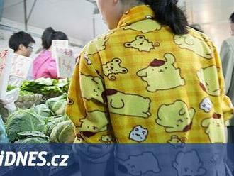 Mladí Číňané se odmítají snažit. Do práce nosí ze vzdoru místo obleků pyžama