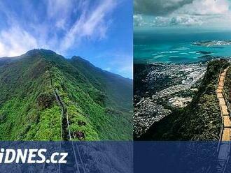 VIDEO: Slavné havajské schody do nebe končí kvůli neukázněným turistům