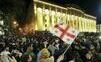 V Tbilisi protestovalo vyše 20 000 ľudí proti zákonu o zahraničnom vplyve