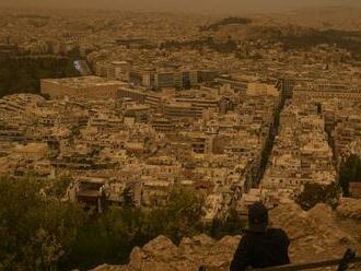 Atény sa opäť zafarbili do oranžova, prach zo Sahary pohltil aj Akropolu