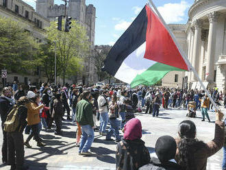 Polícia zatýkala na pro-palestínskych protestoch na univerzite v New Yorku